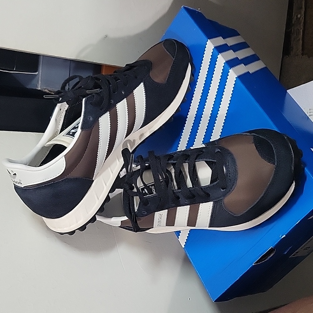 Adidas TRX Vintage Sneakers